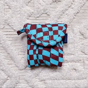 BAGGU Blue & Brown Puffy Earbuds AirPod Case